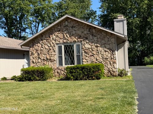 6802 Woodmeadow Drive, Toledo, OH, 43617 | Card Image