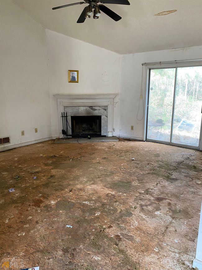 4555 Danforth Rd Sw, House other with 3 bedrooms, 2 bathrooms and null parking in Atlanta GA | Image 9