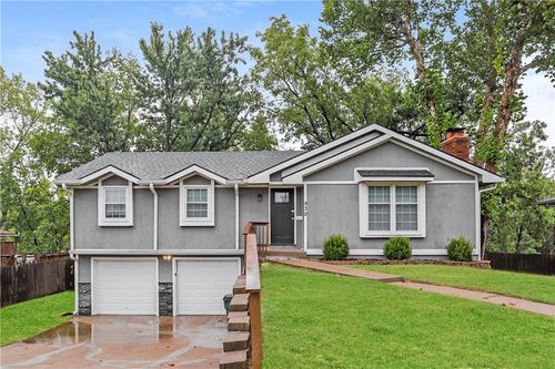 930 Josela Ct, Leavenworth, KS, 66048-4752 | Card Image