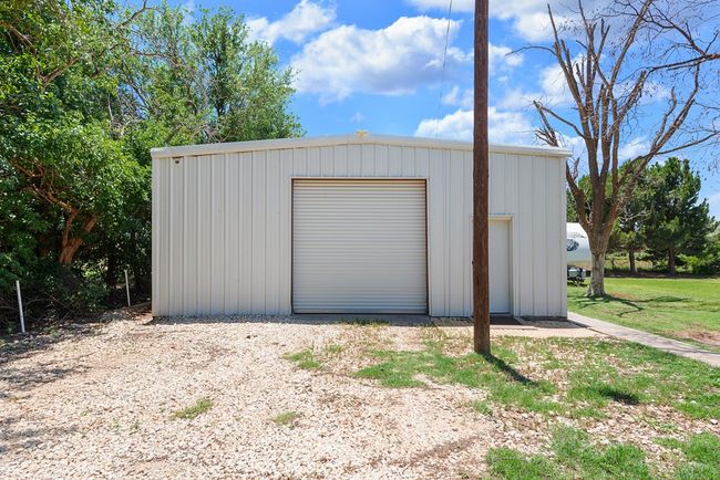 5612 E Midway Rd, House other with 3 bedrooms, 2 bathrooms and 4 parking in Big Spring TX | Image 9