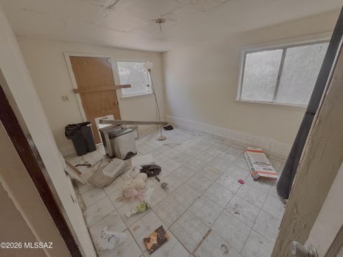 2429 E Blacklidge Dr, Tucson, AZ, 85719-2810 | Card Image