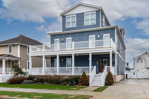 208 E 4th Ave, North Wildwood, NJ, 08260-5804 | Card Image