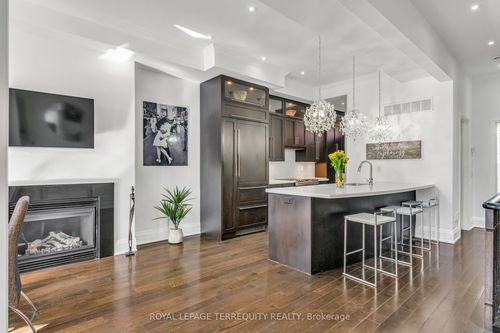 285 Lisgar St, Toronto, ON, M6J3H1 | Card Image