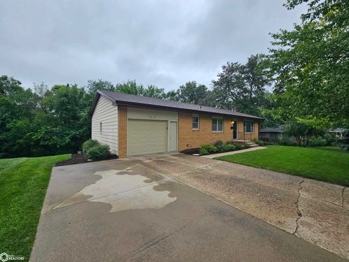 1613 Marcella Heights Dr, Carroll, IA, 51401-1616 | Card Image