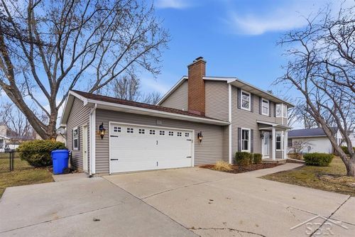 108 W Chapel Ln, Midland, MI, 48640-2910 | Card Image