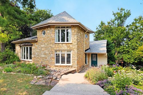 4004 Armitage Ave, Dunrobin, ON, K0A1T0 | Card Image