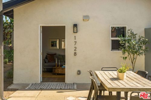 1728 52nd Street, Los Angeles, CA, 90062 | Card Image