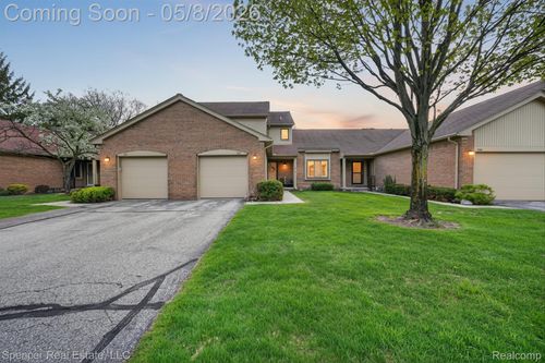 537 Tennyson, Rochester Hills, MI, 48307-4247 | Card Image