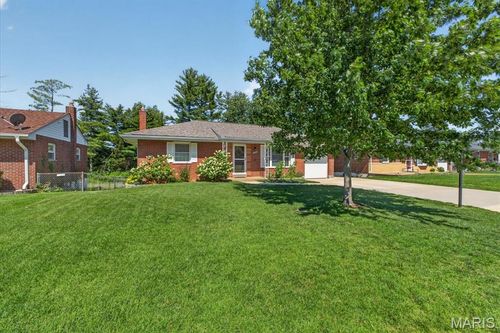 10025 Shapfield Lane, St Louis, MO, 63123 | Card Image