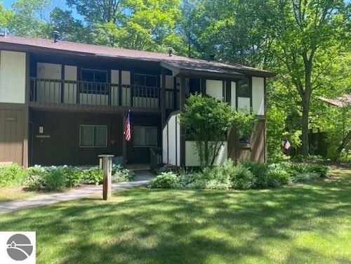 6865 Pinebrook Dr, Bellaire, MI, 49615-9294 | Card Image