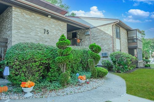 k-75 Overlook Way, Manalapan, NJ, 07726-2173 | Card Image