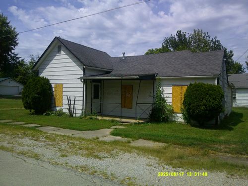 28 Market St, Bloomingburg, OH, 43106-9028 | Card Image