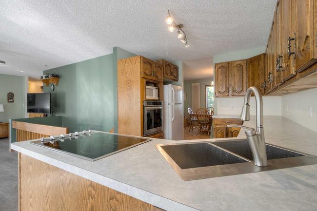 6 Tudor Cres S, House detached with 6 bedrooms, 3 bathrooms and 4 parking in Lethbridge AB | Image 17