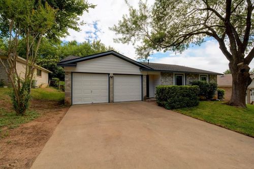 202 Cloudview Dr, Austin, TX, 78745-5615 | Card Image