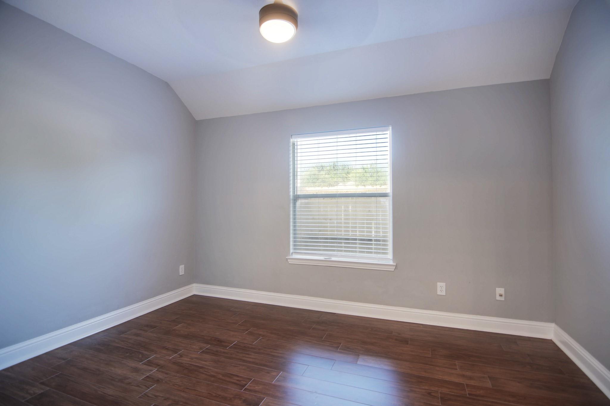 Residential Lease in Spring 5