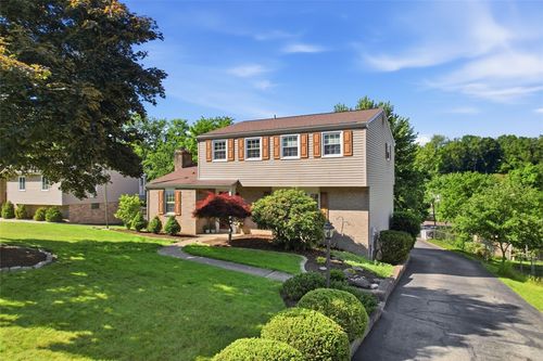 104 Lammert Dr, Glenshaw, PA, 15116-1137 | Card Image