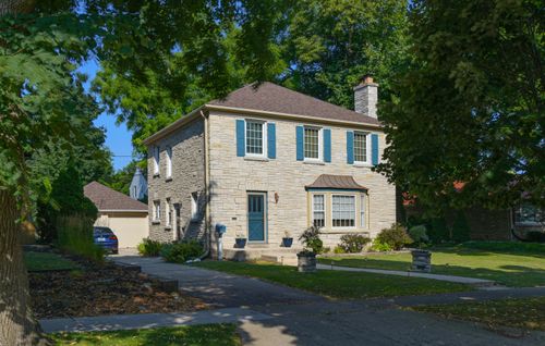 211 N 88th St, Wauwatosa, WI, 53226-4615 | Card Image