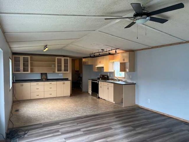10205 112 Ave, House detached with 3 bedrooms, 2 bathrooms and 2 parking in High Level AB | Image 9