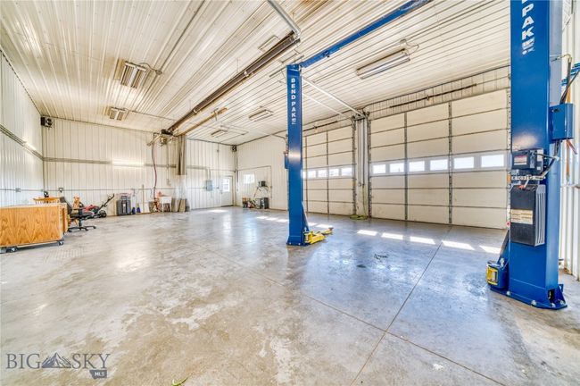 Shop interior | Image 38