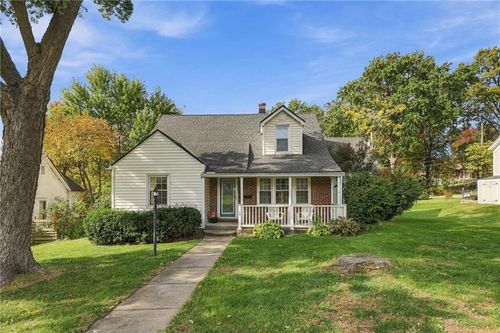24 S Fairview Ave, Liberty, MO, 64068-2111 | Card Image