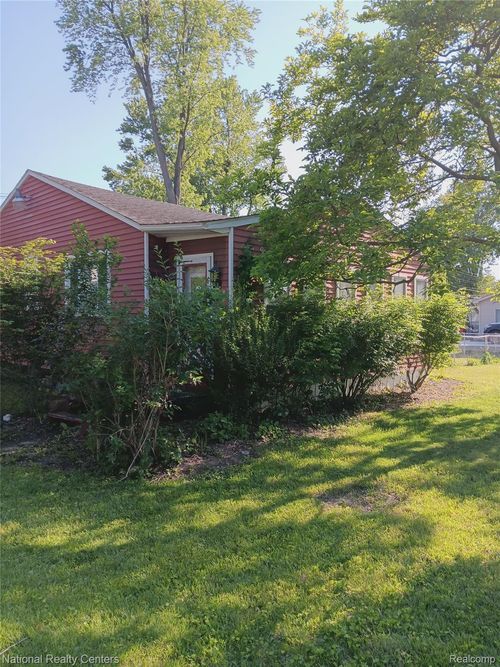 30429 Pardo St, Garden City, MI, 48135-1845 | Card Image