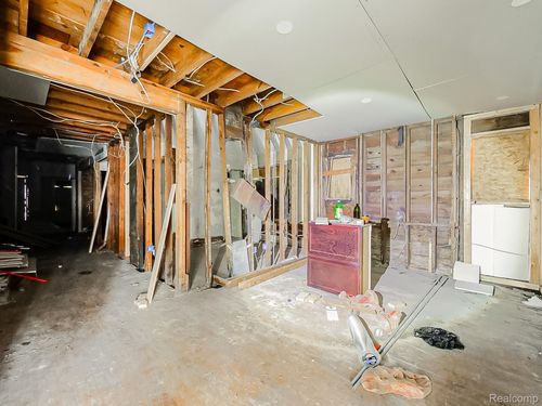 4885 Bedford St, Detroit, MI, 48224-3626 | Card Image