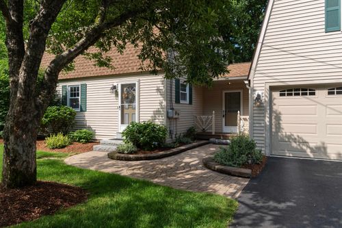 130 Lindstrom Lane, Manchester, NH, 03104 | Card Image