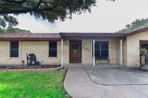 1204 Live Oak Dr, Alice, TX, 78332-3165 | Card Image
