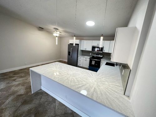 c-4326 Woodstock Dr, West Palm Beach, FL, 33409-2938 | Card Image