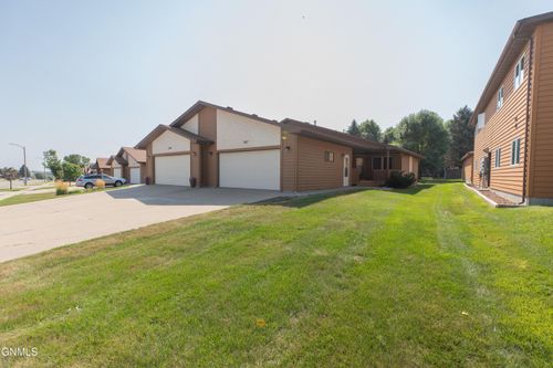1947 E Capitol Ave, Bismarck, ND, 58501-2373 | Card Image