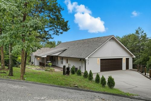 365 Plaza Dr, Branson, MO, 65616-9546 | Card Image