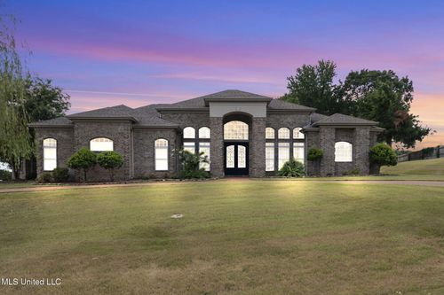 1461 Fountain Gate Dr E, Hernando, MS, 38632-9494 | Card Image