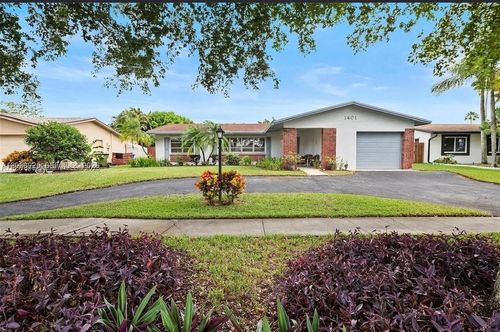 1401 Nw 122nd Ave, Pembroke Pines, FL, 33026-2535 | Card Image