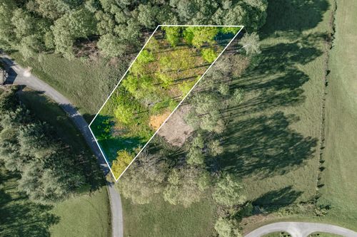 2 Dry Hill Rd, Butler, TN, 37640 | Card Image
