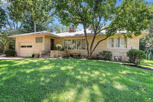 1915 Pierre, Manhattan, KS, 66502 | Card Image