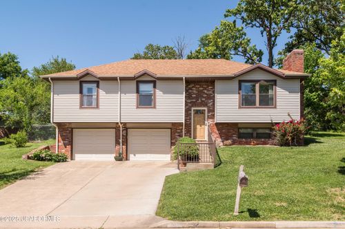 2304 Colonial Hills Rd, Jefferson City, MO, 65109-5636 | Card Image