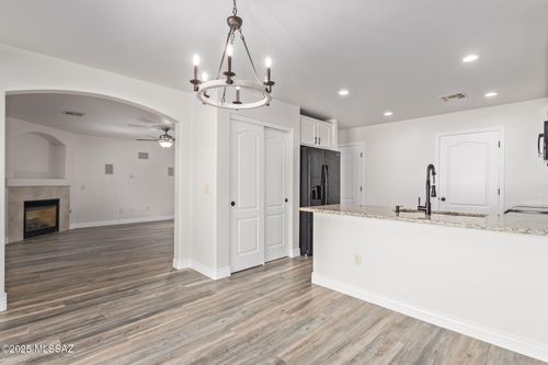 6613 S Chinese Lanterns Drive, Tucson, AZ, 85756 | Card Image