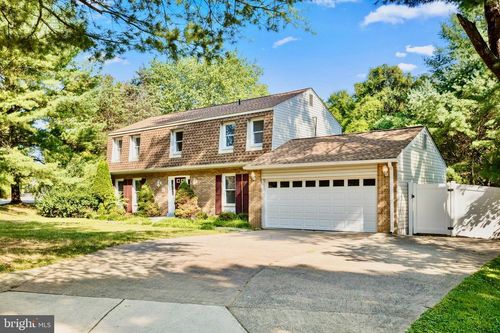 1518 Gingerwood Ct, Vienna, VA, 22182-1437 | Card Image