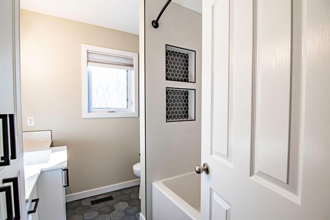 8 Broughton Cres, House detached with 4 bedrooms, 2 bathrooms and 4 parking in Red Deer AB | Image 23
