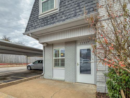 11437 N May Ave, Oklahoma City, OK, 73120-5809 | Card Image