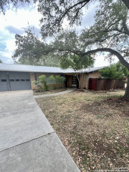 2115 E Lawndale Dr, San Antonio, TX, 78209-2047 | Card Image