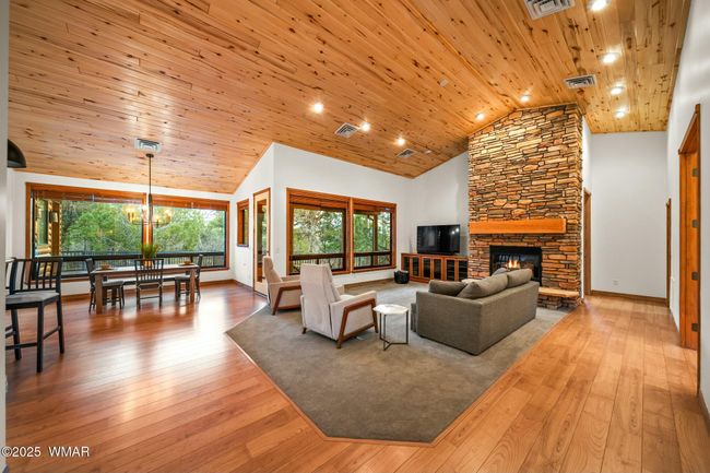 Living/Dining Rm | Image 10