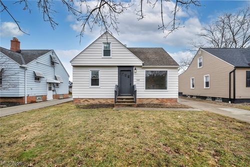 5085 W 6th St, Brooklyn Heights, OH, 44131-1128 | Card Image