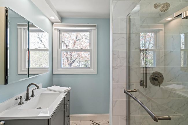 17 Cindy Dr, House other with 3 bedrooms, 2 bathrooms and null parking in Nashua NH | Image 33