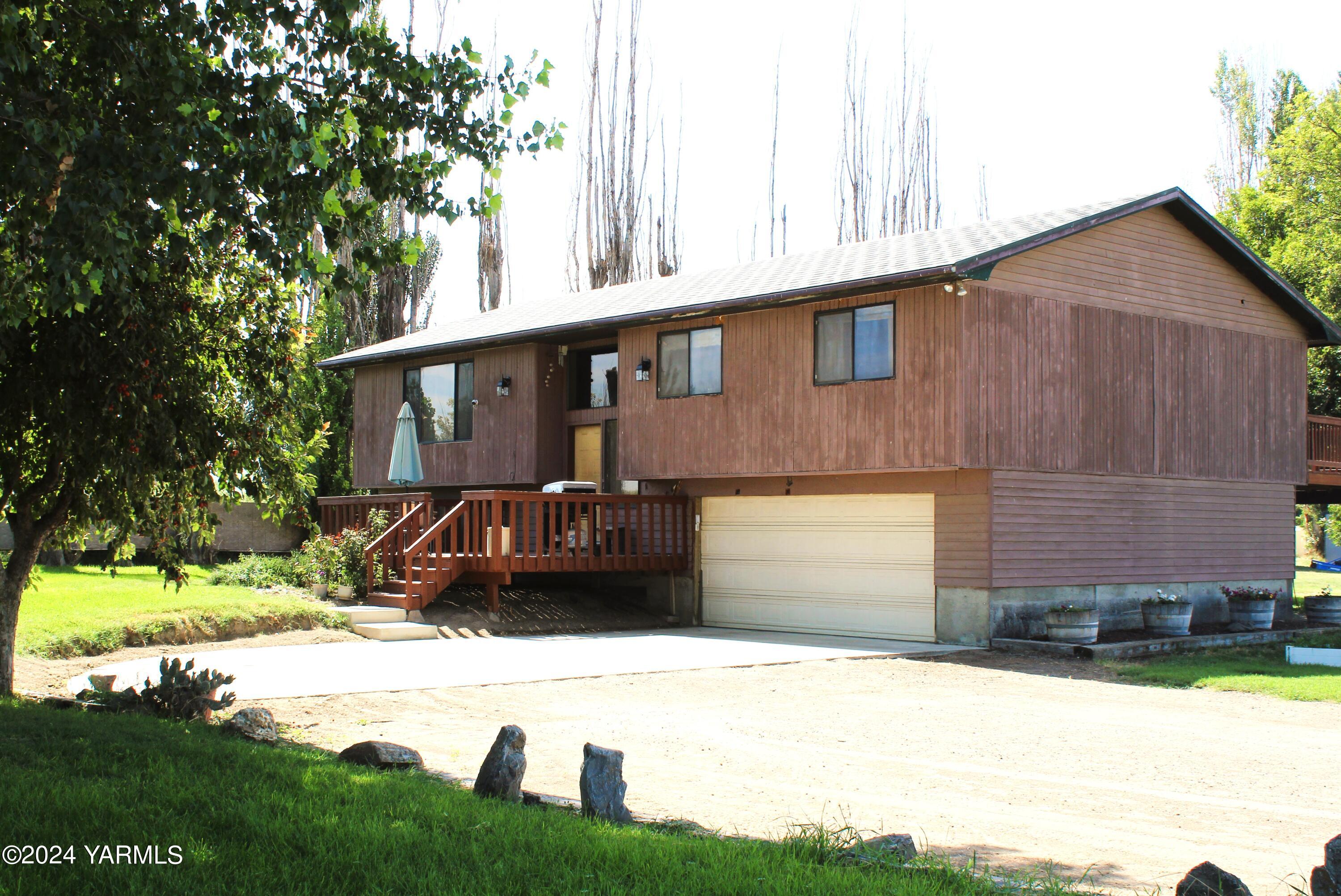 Braden Rd, Grandview, WA 98930