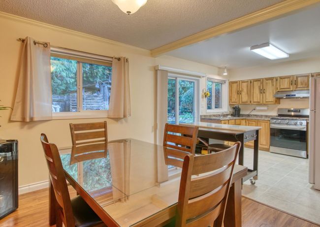7631 Eureka Avenue, House other with 2 bedrooms, 2 bathrooms and null parking in Halfmoon Bay BC | Image 12