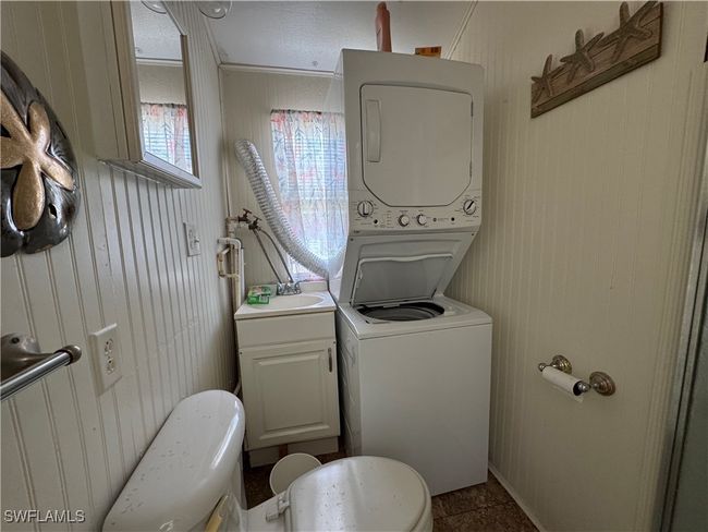 Bathroom and shower | Image 14