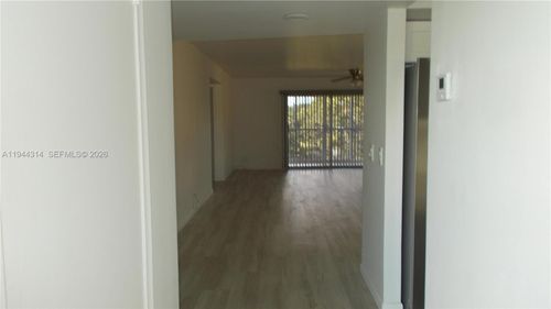 apt-415b-300 Sw 130th Ter, Pembroke Pines, FL, 33027-7157 | Card Image