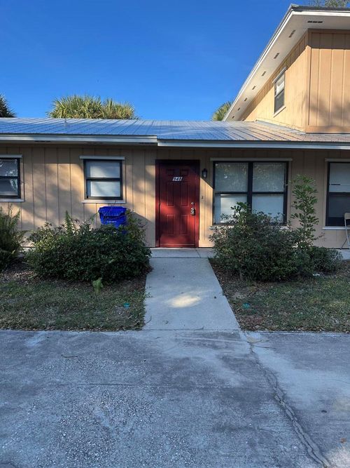 948 Louisiana Ave, Sebastian, FL, 32958-4191 | Card Image