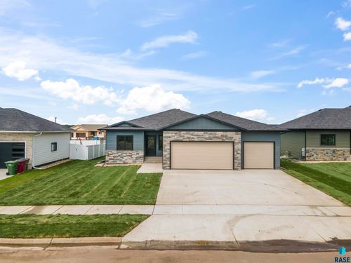 825 Sallie Ave Avenue, Harrisburg, SD, 57032 | Card Image